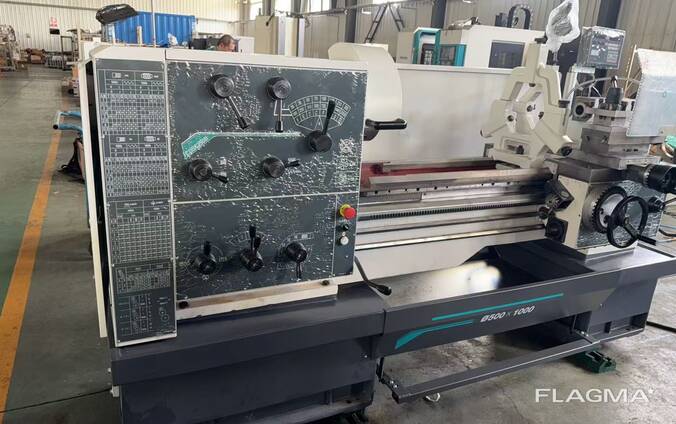 Universal lathe machine CDS6250B